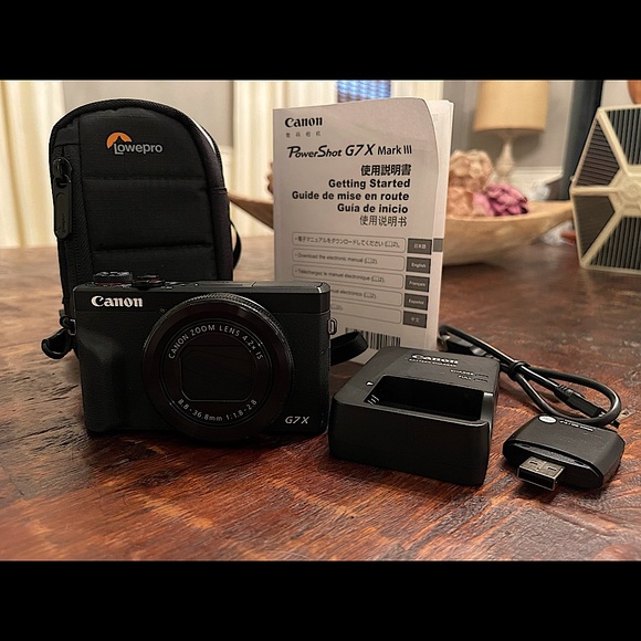Cannon Other - Cannon Powershot G7X Mark III with case and 128 GB Disk